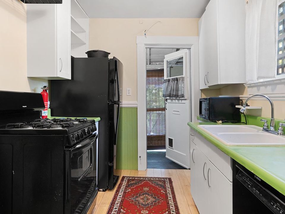 San Anselmo, California, 94960, United States, 2 Bedrooms Bedrooms, ,2 BathroomsBathrooms,Residential,Forsale,1985926