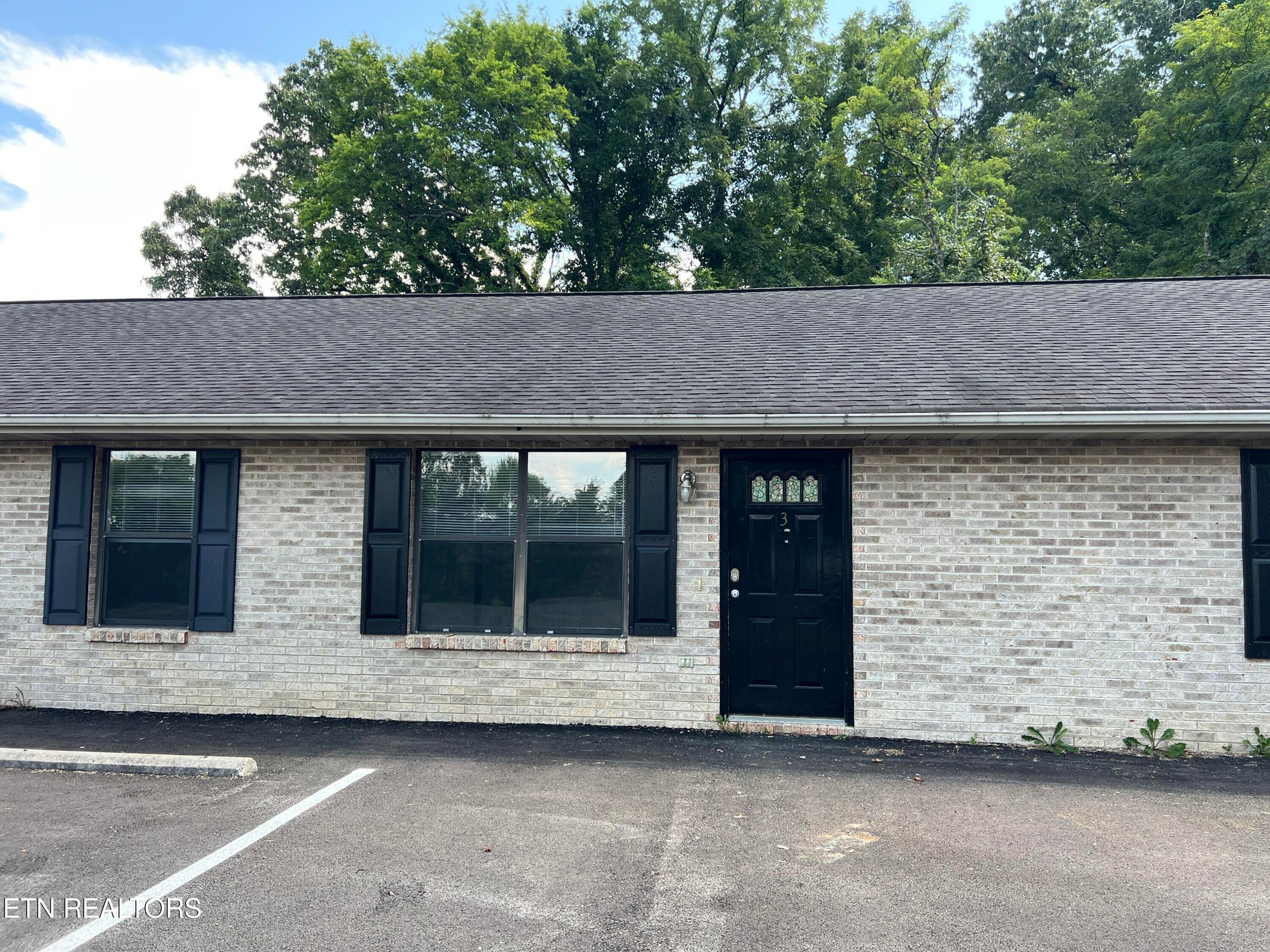 Kodak, Tennessee, 37764, United States, 2 Bedrooms Bedrooms, ,2 BathroomsBathrooms,Residential,Forsale,1973589