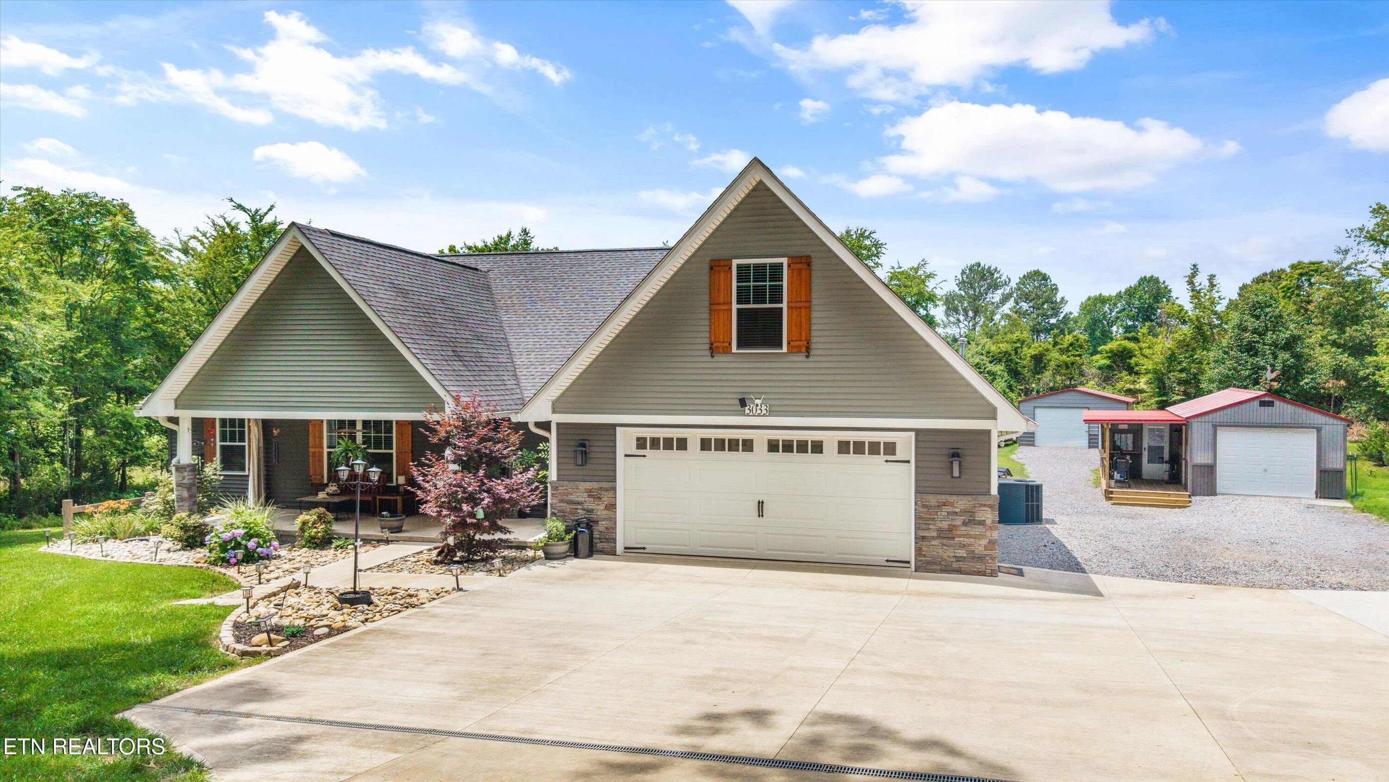 Sevierville, Tennessee, 37876, United States, 3 Bedrooms Bedrooms, ,4 BathroomsBathrooms,Residential,Forsale,1973590