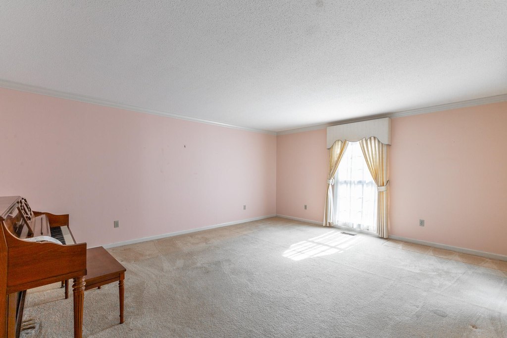 Chattanooga, Tennessee, 37421, United States, 5 Bedrooms Bedrooms, ,4 BathroomsBathrooms,Residential,Forsale,1995318