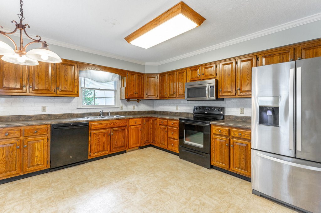 Chattanooga, Tennessee, 37421, United States, 5 Bedrooms Bedrooms, ,4 BathroomsBathrooms,Residential,Forsale,1995318