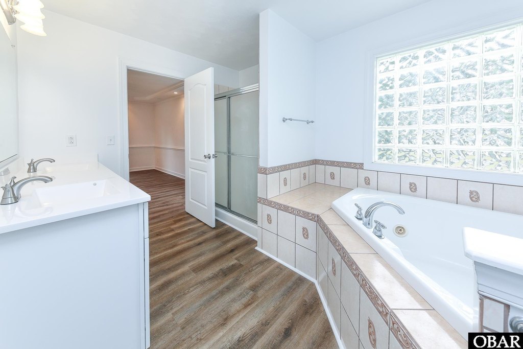 Moyock, North Carolina, 27958, United States, 3 Bedrooms Bedrooms, ,4.5 BathroomsBathrooms,Residential,Forsale,2004882