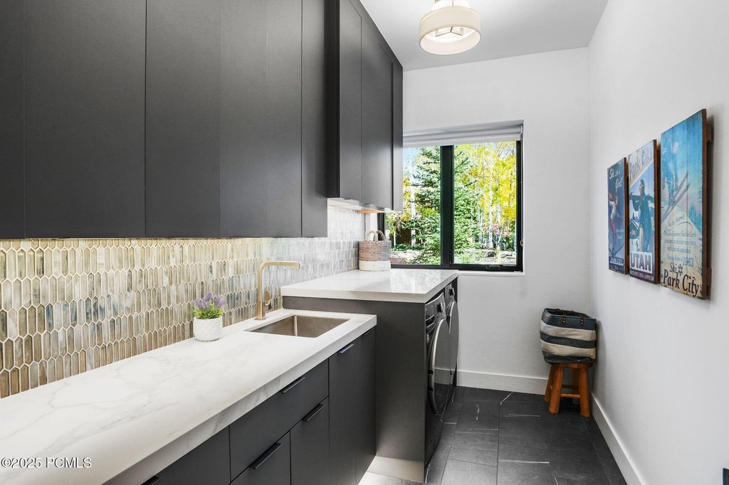 Park City, Utah, 84060, United States, 5 Bedrooms Bedrooms, ,4.5 BathroomsBathrooms,Residential,Forsale,2004724