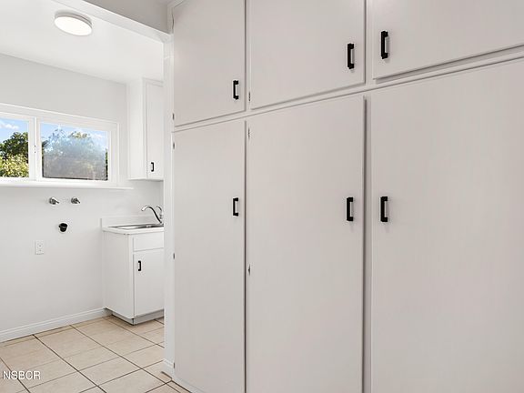 Solvang, California, 93463, United States, 4 Bedrooms Bedrooms, ,2 BathroomsBathrooms,Residential,Forsale,1985945