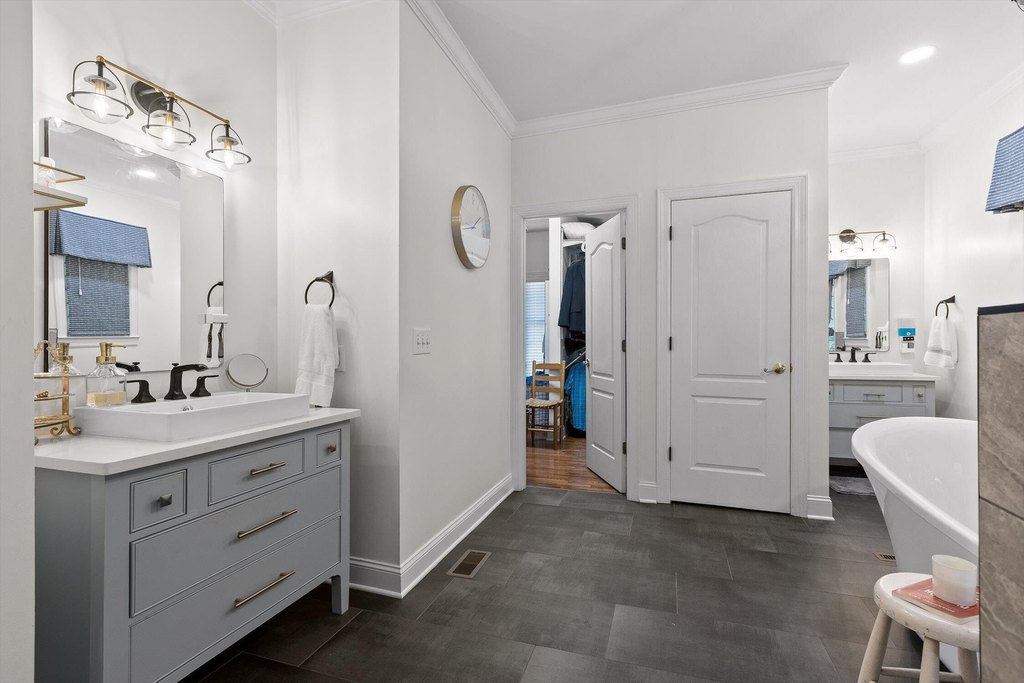 Cleveland, Tennessee, 37312, United States, 4 Bedrooms Bedrooms, ,4.5 BathroomsBathrooms,Residential,Forsale,1995339