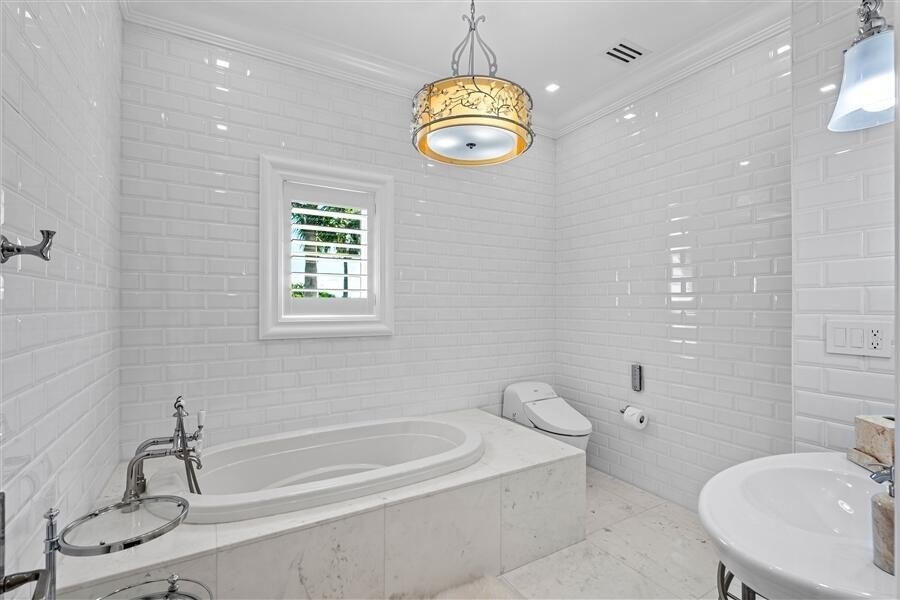 Delray Beach, Florida, 33483, United States, 5 Bedrooms Bedrooms, ,4.5 BathroomsBathrooms,Residential,Forsale,1996333