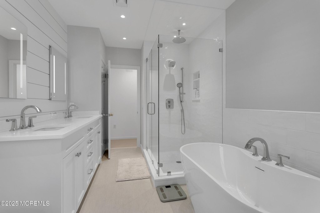 Mantoloking, New Jersey, 08738, United States, 6 Bedrooms Bedrooms, ,4 BathroomsBathrooms,Residential,Forsale,1966063