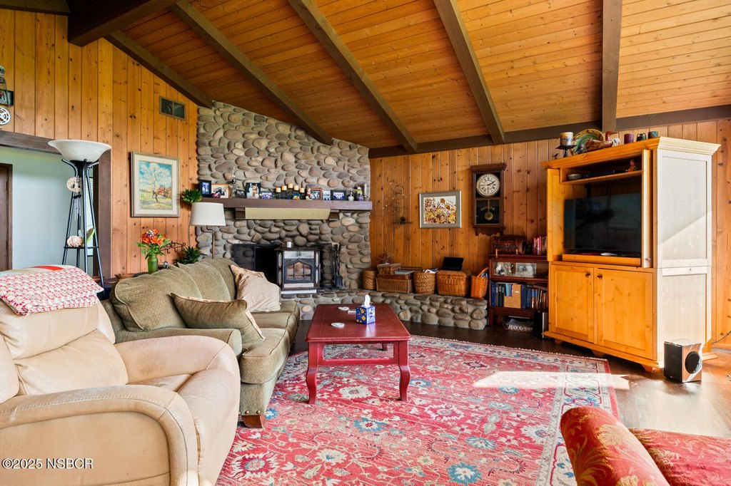 Santa Ynez, California, 93460, United States, 3 Bedrooms Bedrooms, ,2 BathroomsBathrooms,Residential,Forsale,1985951