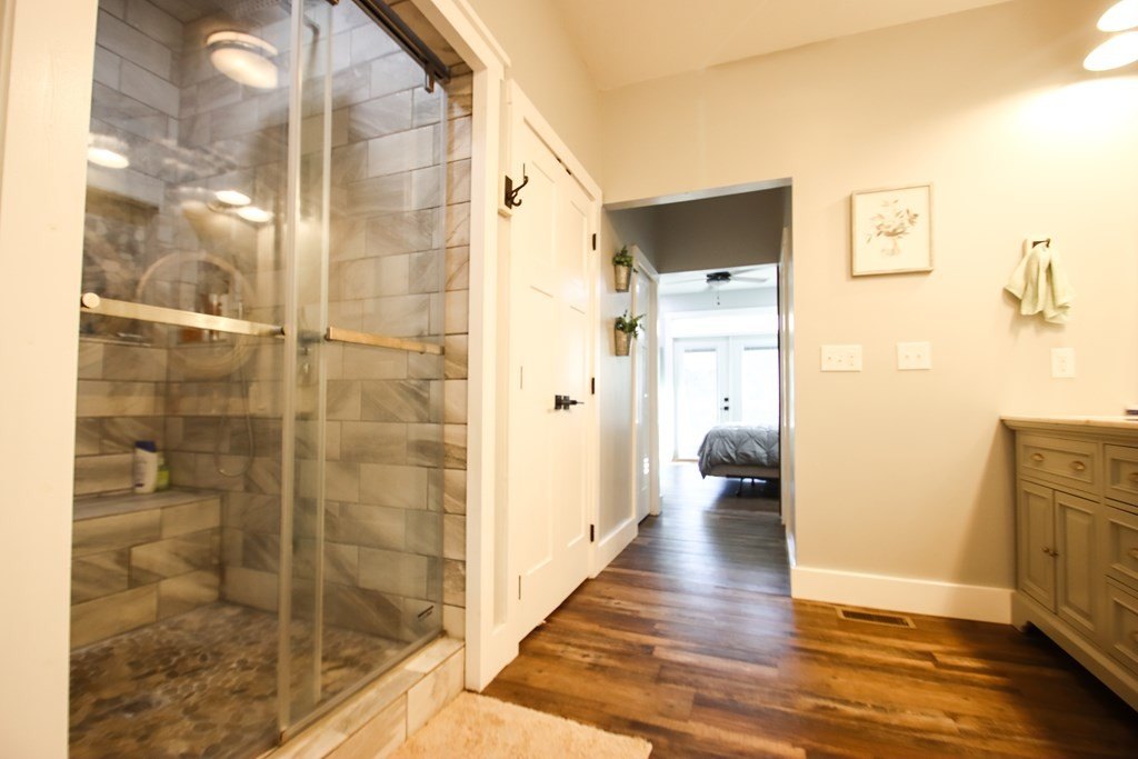 Walling, Tennessee, 38587, United States, 3 Bedrooms Bedrooms, ,2.5 BathroomsBathrooms,Residential,Forsale,1996612