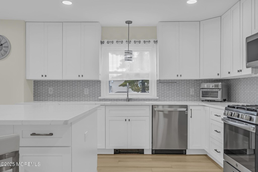 Toms River, New Jersey, 08753, United States, 3 Bedrooms Bedrooms, ,2 BathroomsBathrooms,Residential,Forsale,1994030