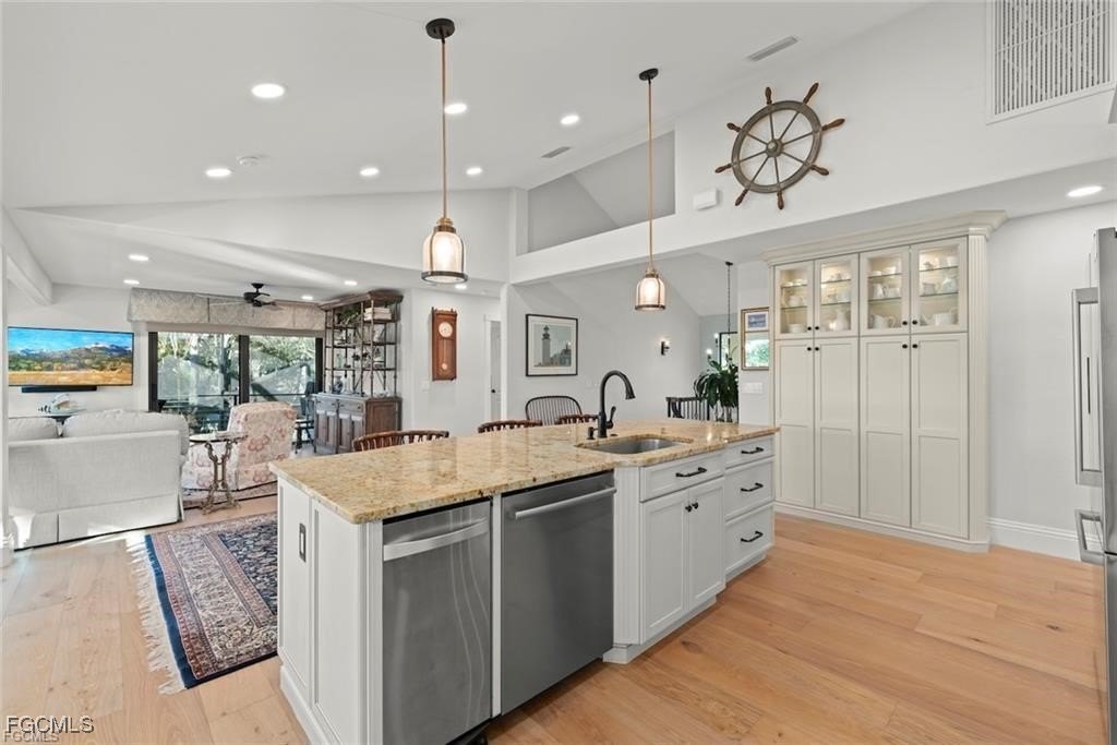 Sanibel, Florida, 33957, United States, 3 Bedrooms Bedrooms, ,3 BathroomsBathrooms,Residential,Forsale,1998642