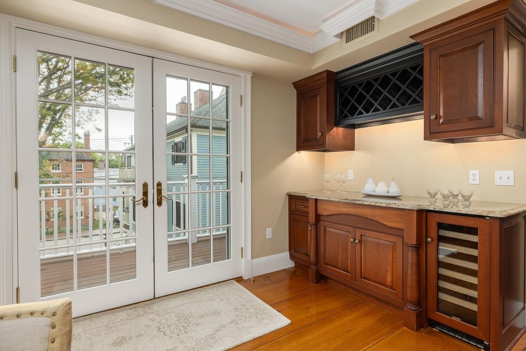 Portsmouth, New Hampshire, 03801, United States, 8 Bedrooms Bedrooms, ,8.5 BathroomsBathrooms,Residential,Forsale,2002395