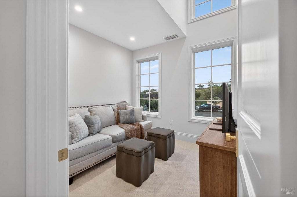 Santa Rosa, California, 95403, United States, 5 Bedrooms Bedrooms, ,4 BathroomsBathrooms,Residential,Forsale,2014494