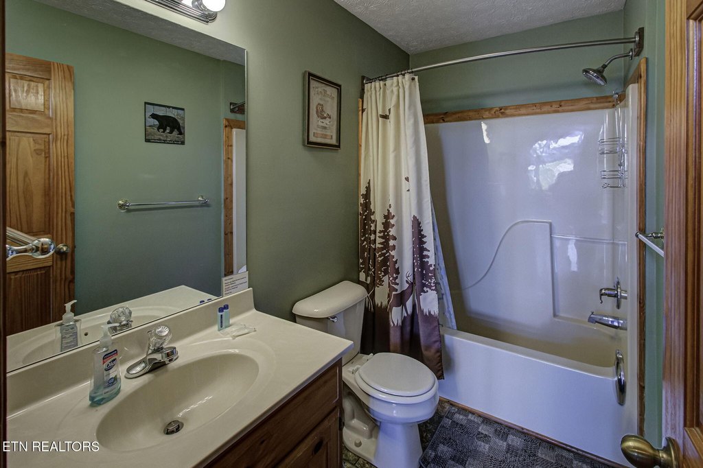 Sevierville, Tennessee, 37862, United States, 3 Bedrooms Bedrooms, ,3 BathroomsBathrooms,Residential,Forsale,1973612