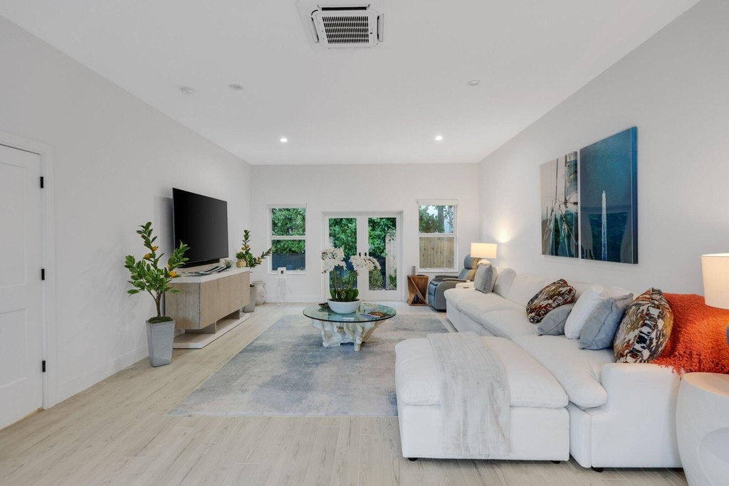 Highland Beach, Florida, 33487, United States, 3 Bedrooms Bedrooms, ,3 BathroomsBathrooms,Residential,Forsale,1996318