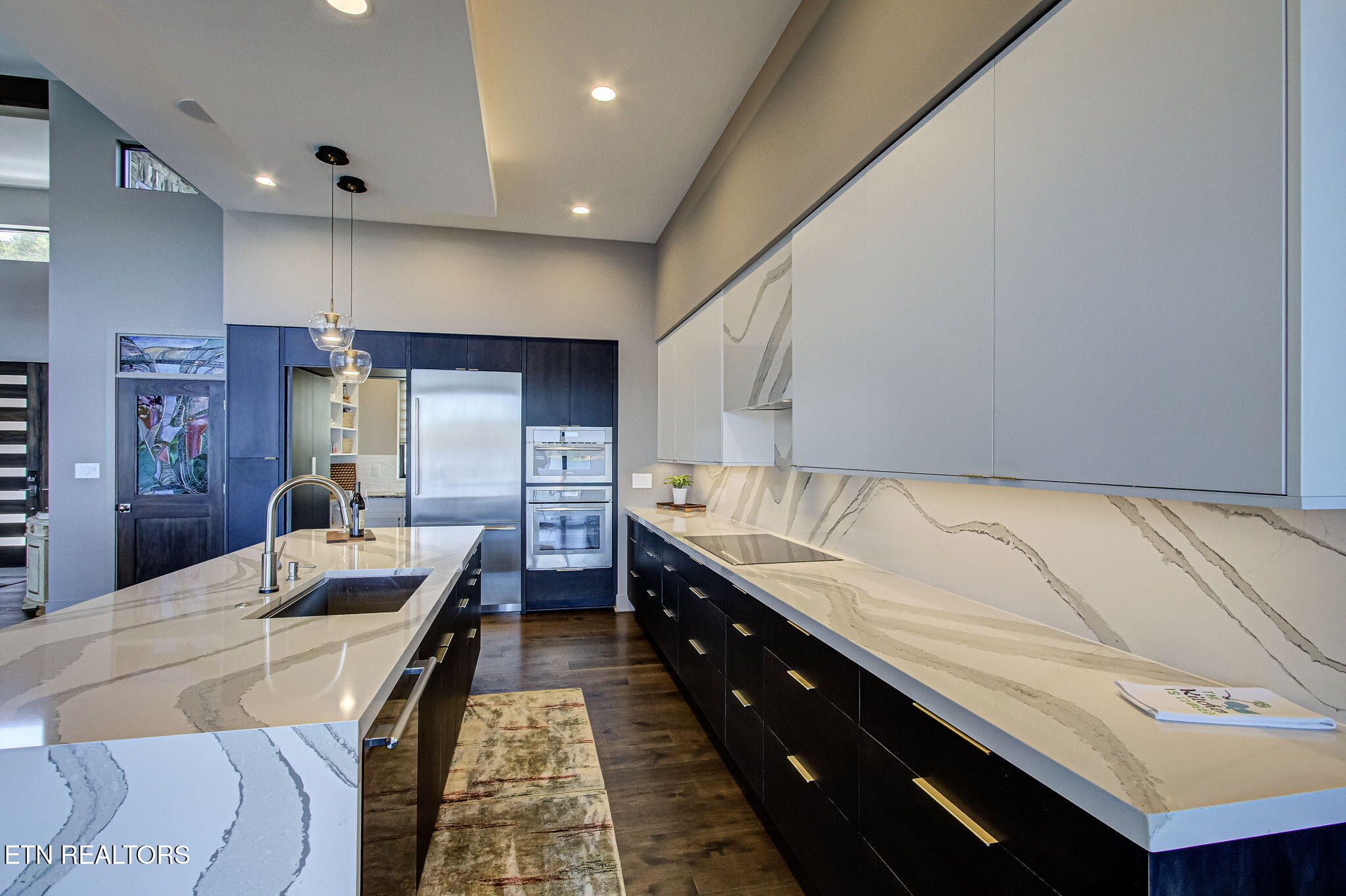 Loudon, Tennessee, 37774, United States, 5 Bedrooms Bedrooms, ,4 BathroomsBathrooms,Residential,Forsale,1973614