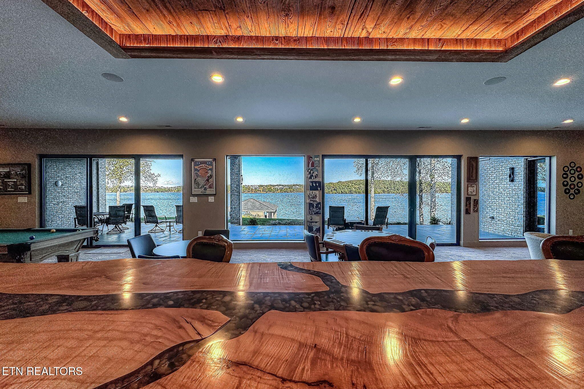 Loudon, Tennessee, 37774, United States, 5 Bedrooms Bedrooms, ,4 BathroomsBathrooms,Residential,Forsale,1973614