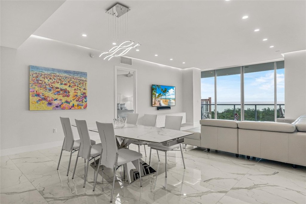 Fort Lauderdale, Florida, 33304, United States, 2 Bedrooms Bedrooms, ,2 BathroomsBathrooms,Residential,Forsale,2011614