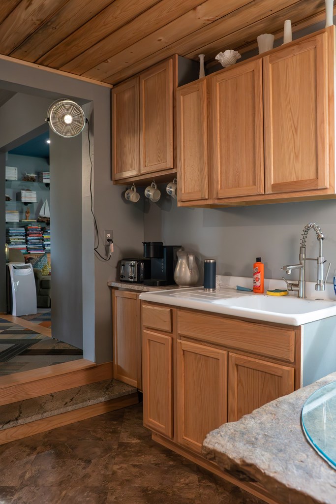 Doyle, Tennessee, 38559, United States, 3 Bedrooms Bedrooms, ,3 BathroomsBathrooms,Residential,Forsale,1996606