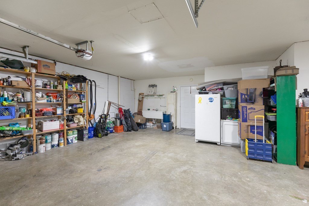 Sparta, Tennessee, 38583, United States, 3 Bedrooms Bedrooms, ,3 BathroomsBathrooms,Residential,Forsale,2010950