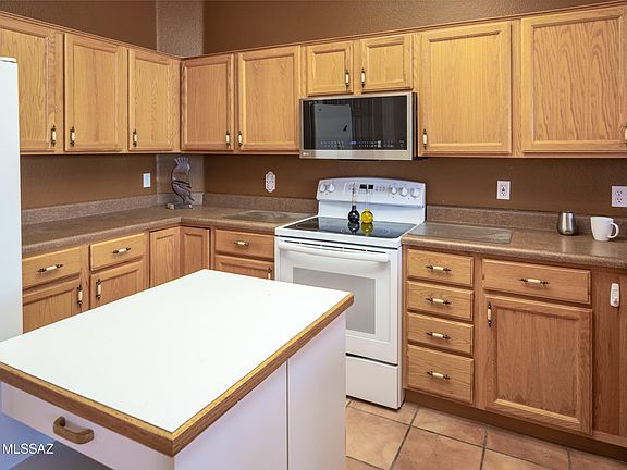 Oro Valley, Arizona, 85755, United States, 2 Bedrooms Bedrooms, ,3 BathroomsBathrooms,Residential,Forsale,1990094