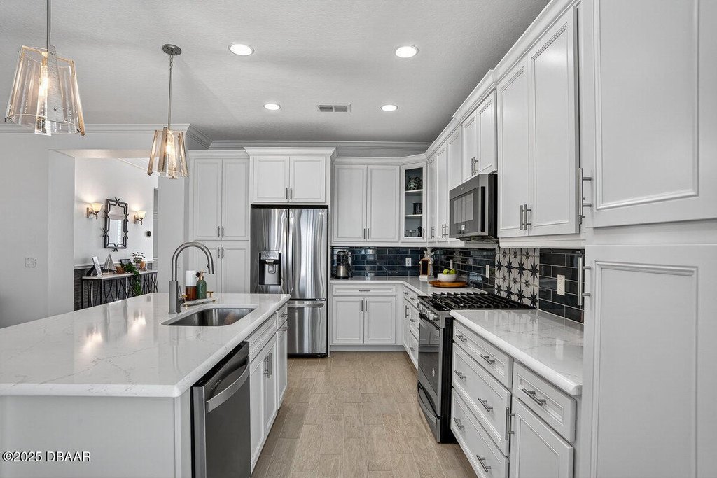 Daytona Beach, Florida, 32124, United States, 2 Bedrooms Bedrooms, ,2.5 BathroomsBathrooms,Residential,Forsale,1990148