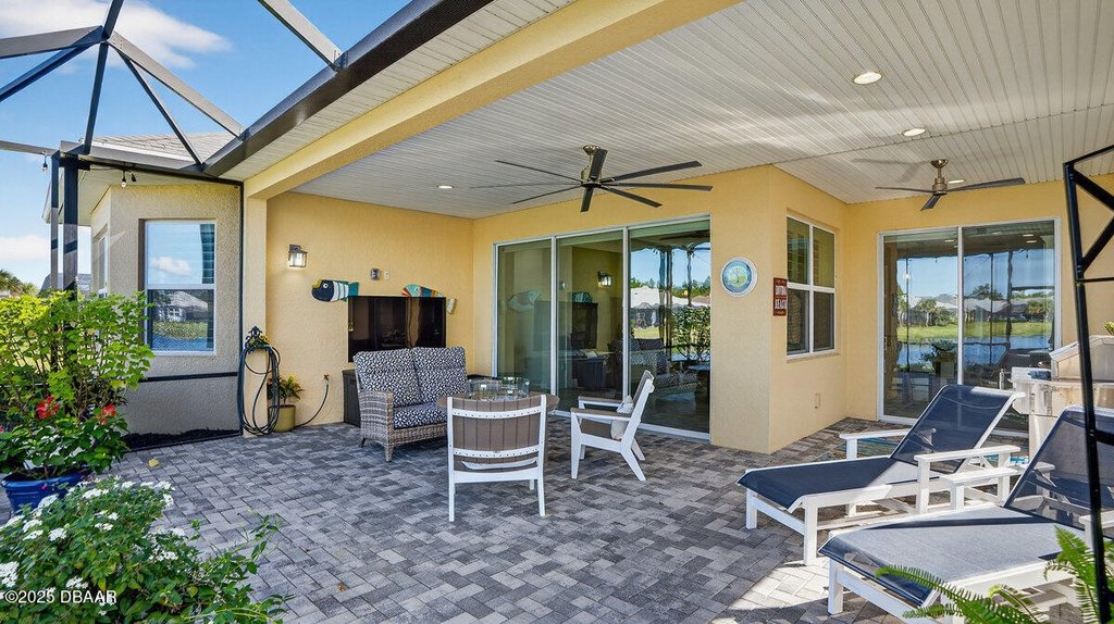 Daytona Beach, Florida, 32124, United States, 2 Bedrooms Bedrooms, ,2.5 BathroomsBathrooms,Residential,Forsale,1990148