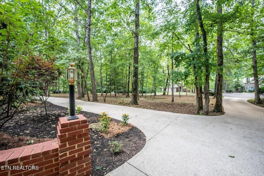 Crossville, Tennessee, 38555, United States, 3 Bedrooms Bedrooms, ,3.5 BathroomsBathrooms,Residential,Forsale,1995006