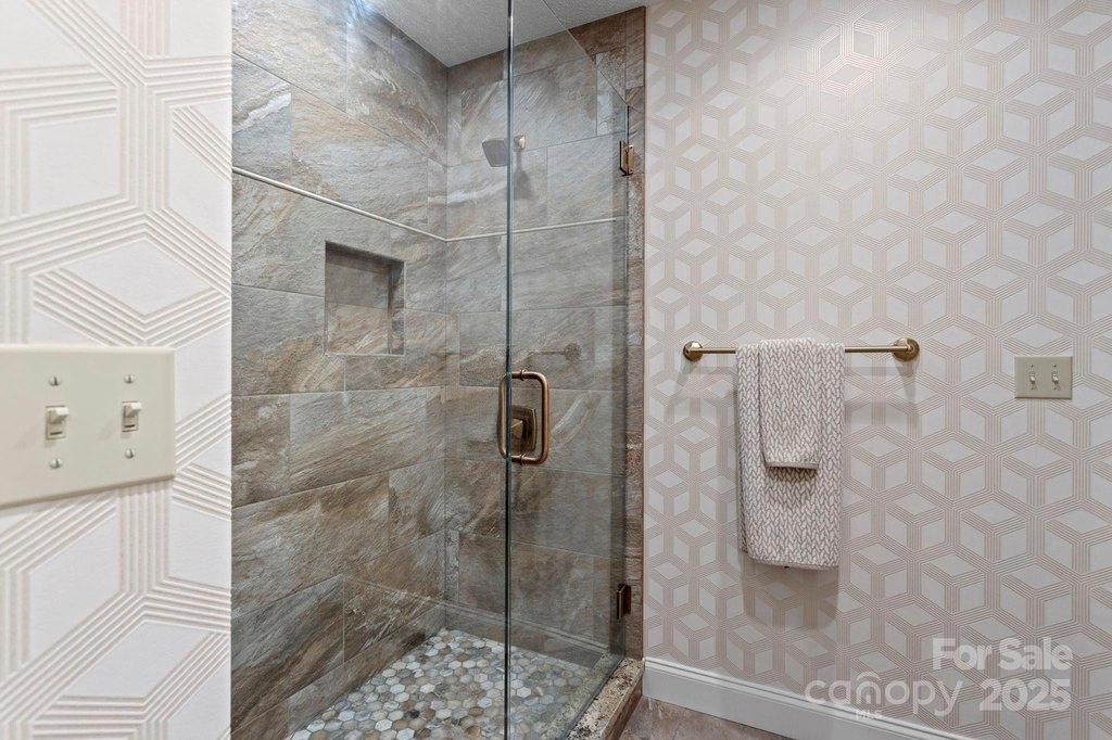 Flat Rock, North Carolina, 28731, United States, 4 Bedrooms Bedrooms, ,4 BathroomsBathrooms,Residential,Forsale,1985994