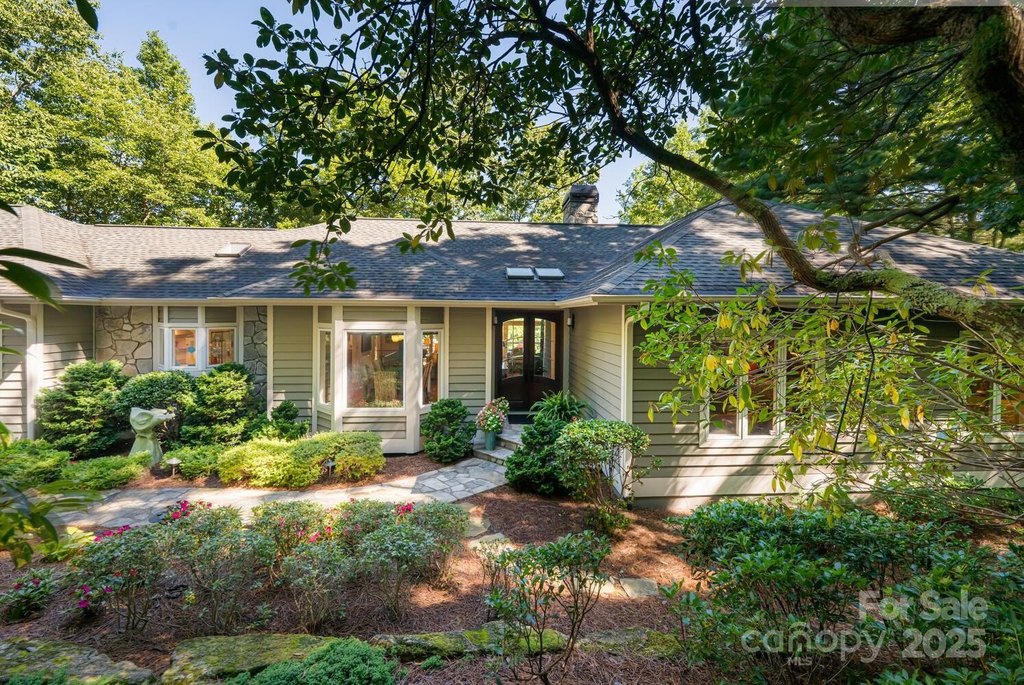 Flat Rock, North Carolina, 28731, United States, 3 Bedrooms Bedrooms, ,3.5 BathroomsBathrooms,Residential,Forsale,1985993 Flat Rock, North Carolina, 28731, United States, 3 Bedrooms Bedrooms, ,3.5 BathroomsBathrooms,Residential,Forsale,1985993