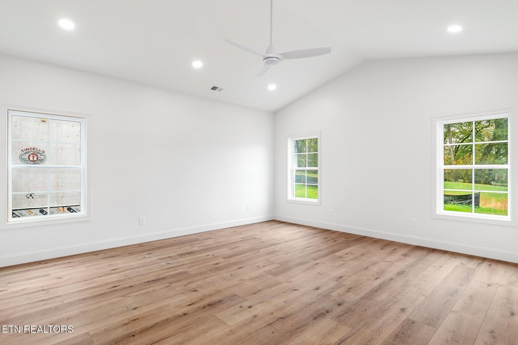 Clinton, Tennessee, 37716, United States, 3 Bedrooms Bedrooms, ,2 BathroomsBathrooms,Residential,Forsale,2012721