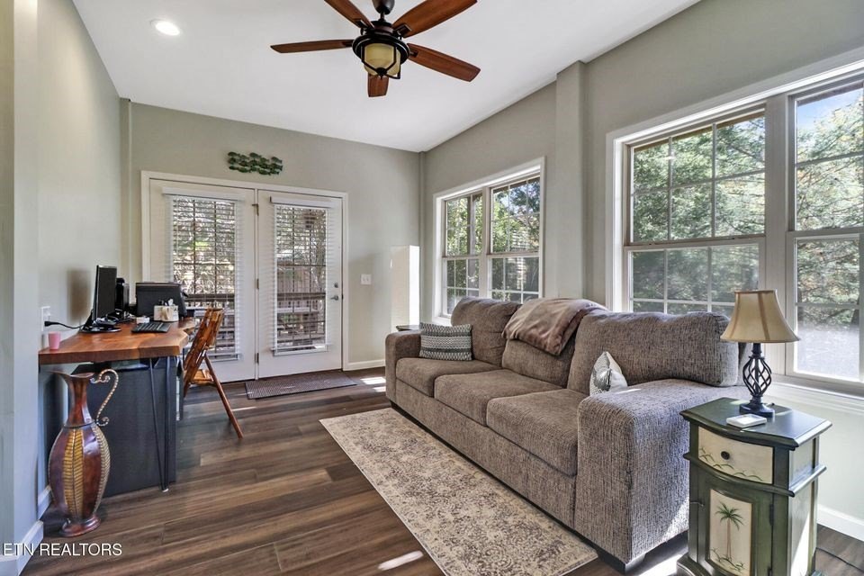 Jamestown, Tennessee, 38556, United States, 4 Bedrooms Bedrooms, ,3 BathroomsBathrooms,Residential,Forsale,2010942