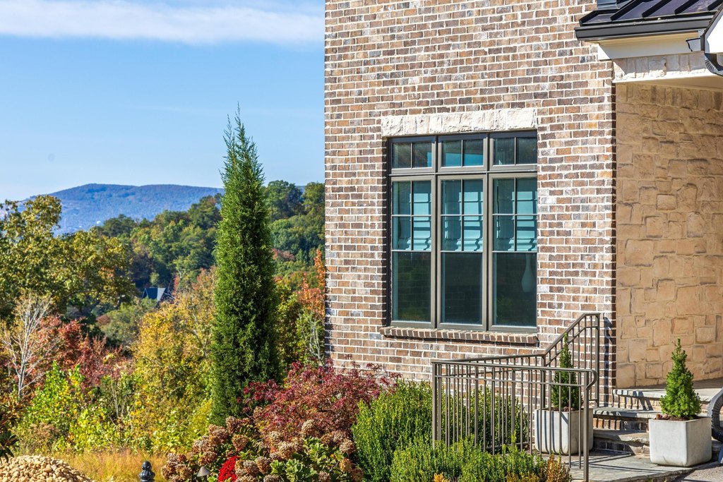 Chattanooga, Tennessee, 37405, United States, 5 Bedrooms Bedrooms, ,5 BathroomsBathrooms,Residential,Forsale,2009546