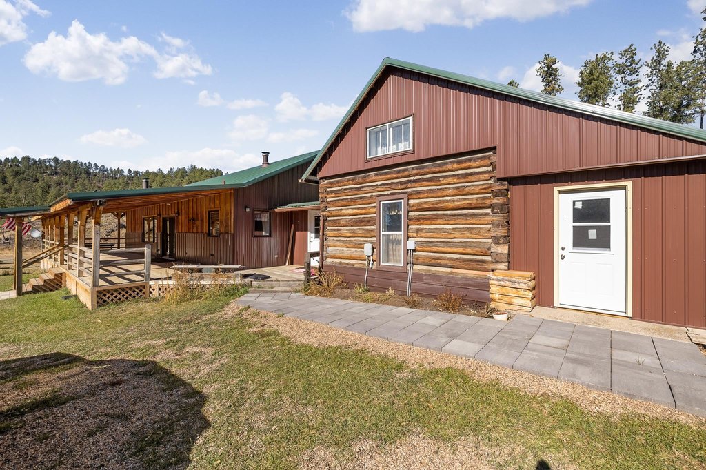 Custer, South Dakota, 57730, United States, 4 Bedrooms Bedrooms, ,2 BathroomsBathrooms,Residential,Forsale,1990710
