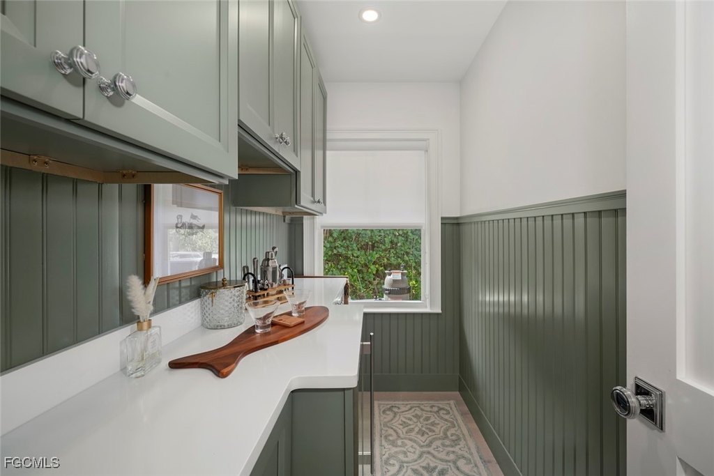 Sanibel, Florida, 33957, United States, 3 Bedrooms Bedrooms, ,2 BathroomsBathrooms,Residential,Forsale,1998639