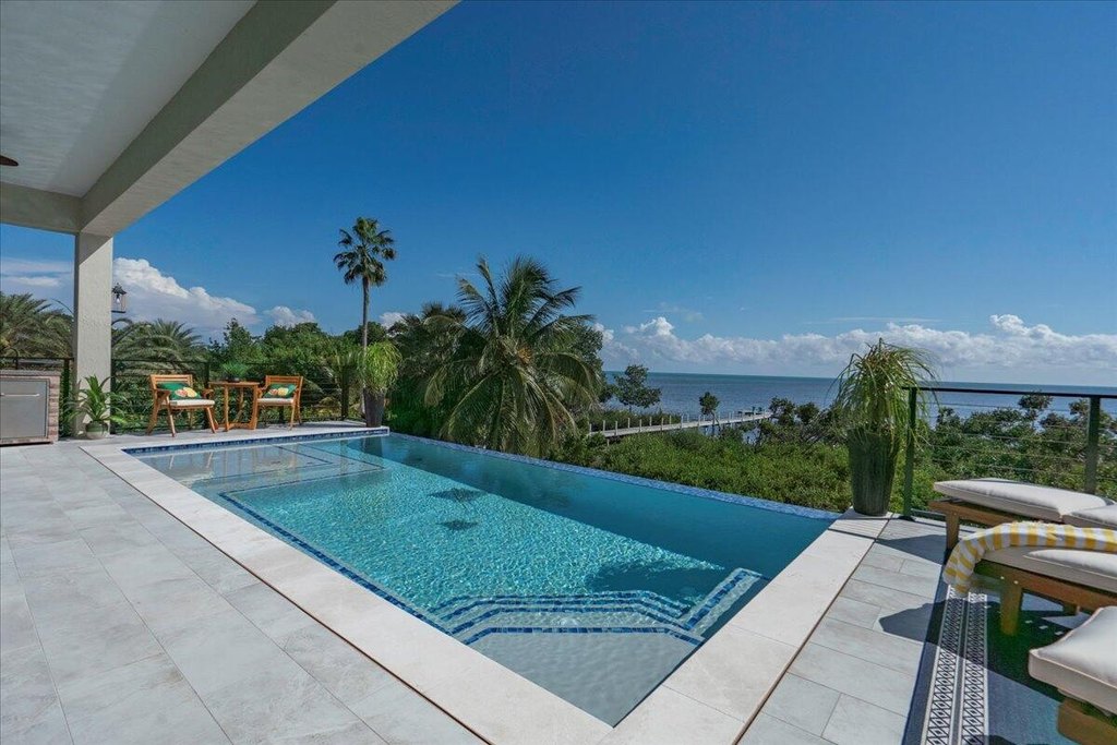 MARATHON, Florida, 33050, United States, 6 Bedrooms Bedrooms, ,6.5 BathroomsBathrooms,Residential,Forsale,2004345