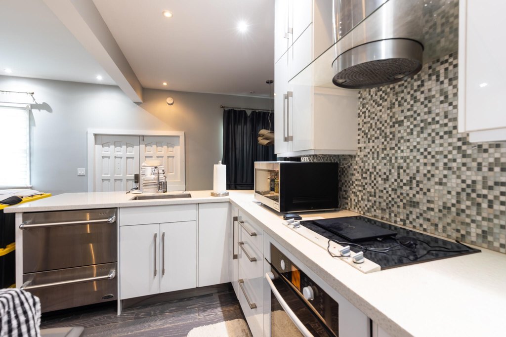 KEY WEST, Florida, 33040, United States, 7 Bedrooms Bedrooms, ,7.5 BathroomsBathrooms,Residential,Forsale,2004373