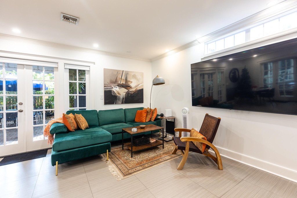 KEY WEST, Florida, 33040, United States, 7 Bedrooms Bedrooms, ,7.5 BathroomsBathrooms,Residential,Forsale,2004373