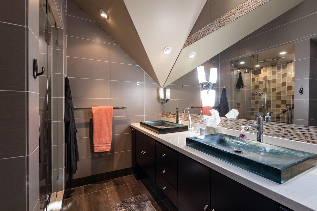 KEY WEST, Florida, 33040, United States, 7 Bedrooms Bedrooms, ,7.5 BathroomsBathrooms,Residential,Forsale,2004373