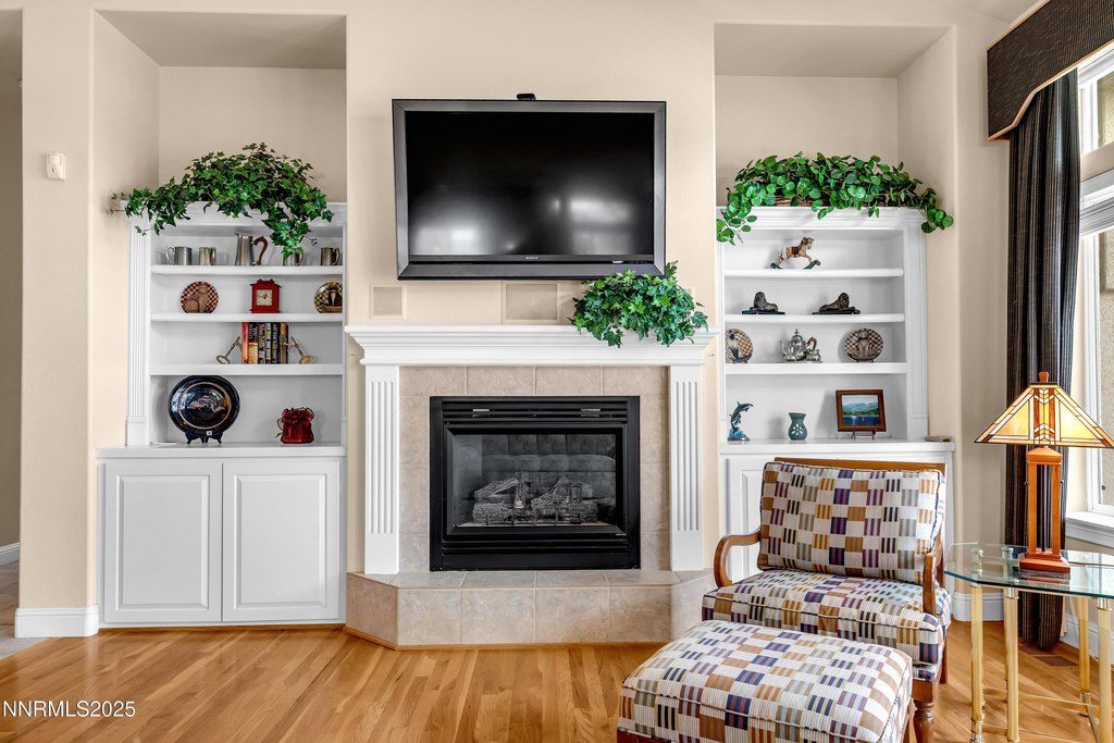 Reno, Nevada, 89502, United States, 3 Bedrooms Bedrooms, ,2.5 BathroomsBathrooms,Residential,Forsale,2004201