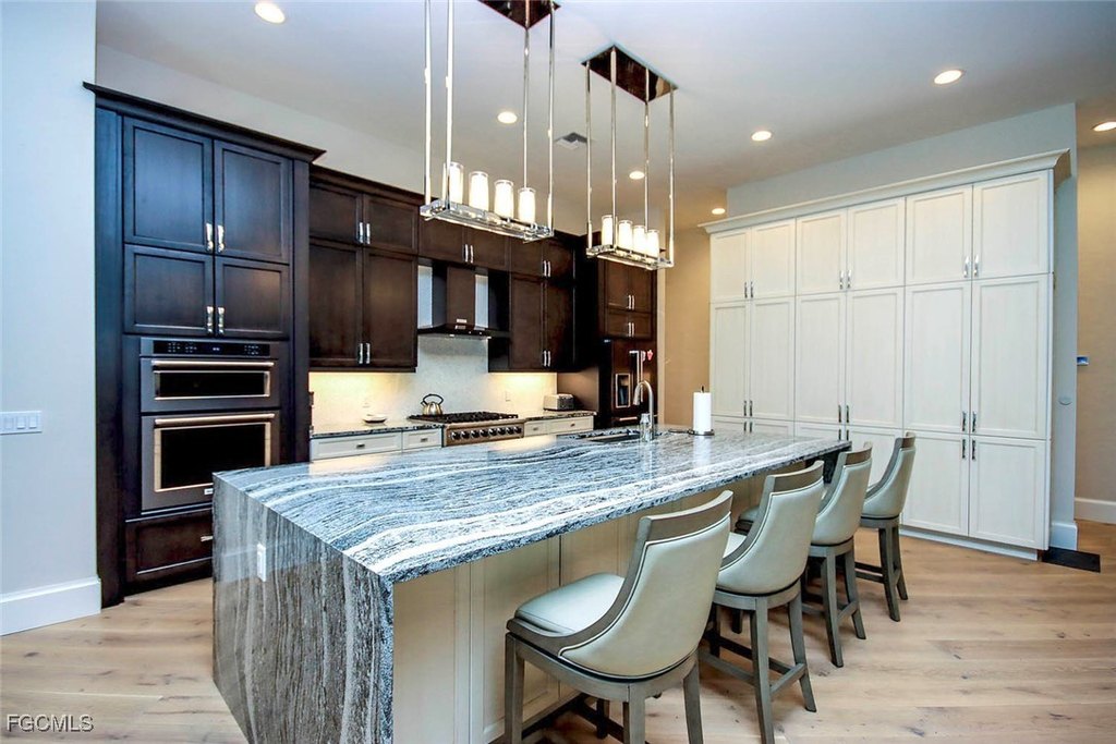 Sanibel, Florida, 33957, United States, 4 Bedrooms Bedrooms, ,4.5 BathroomsBathrooms,Residential,Forsale,2011599