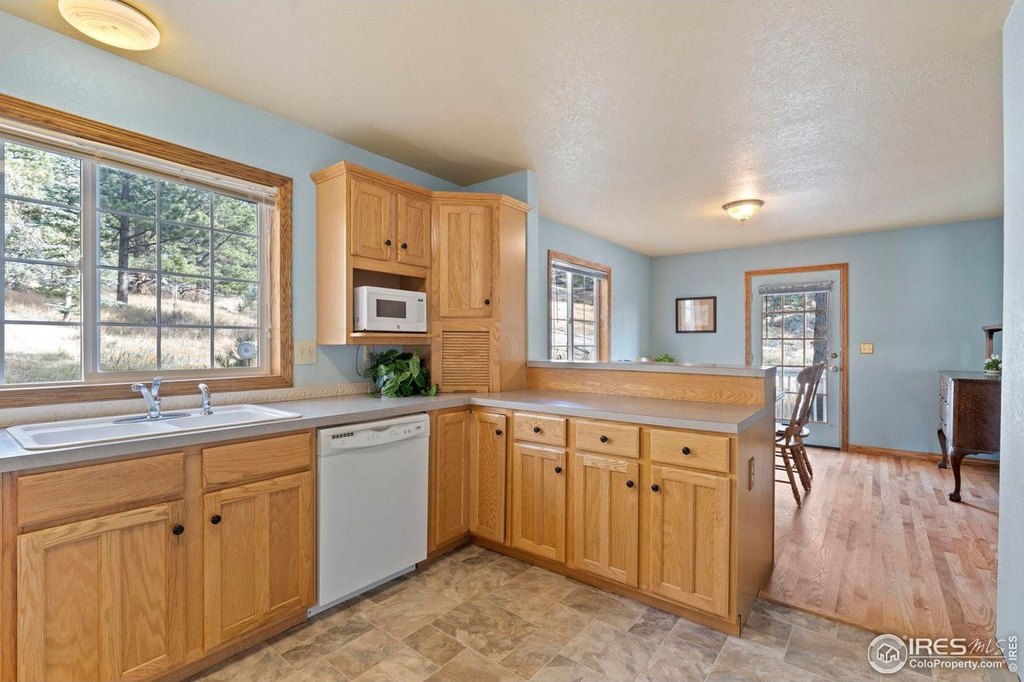 Livermore, Colorado, 80536, United States, 3 Bedrooms Bedrooms, ,1.5 BathroomsBathrooms,Residential,Forsale,2004220