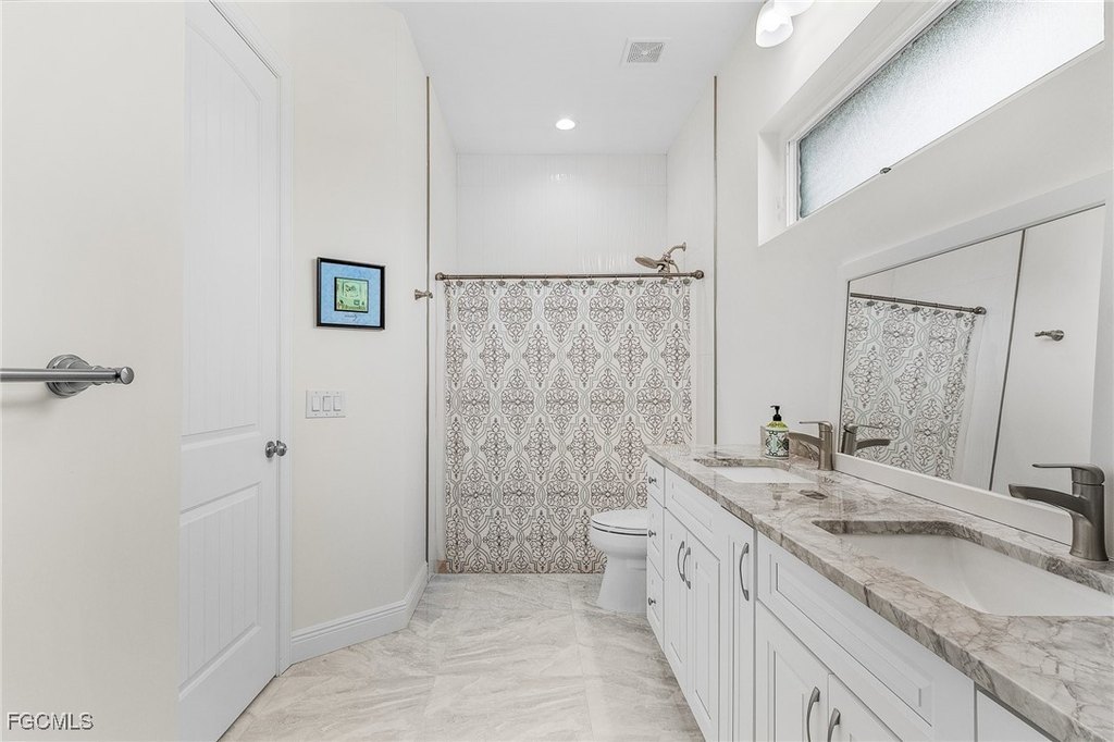 Cape Coral, Florida, 33991, United States, 4 Bedrooms Bedrooms, ,3.5 BathroomsBathrooms,Residential,Forsale,1998629