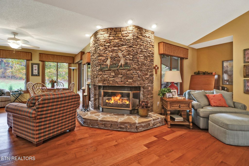 Fairfield Glade, Tennessee, 38558, United States, 3 Bedrooms Bedrooms, ,3 BathroomsBathrooms,Residential,Forsale,1996599