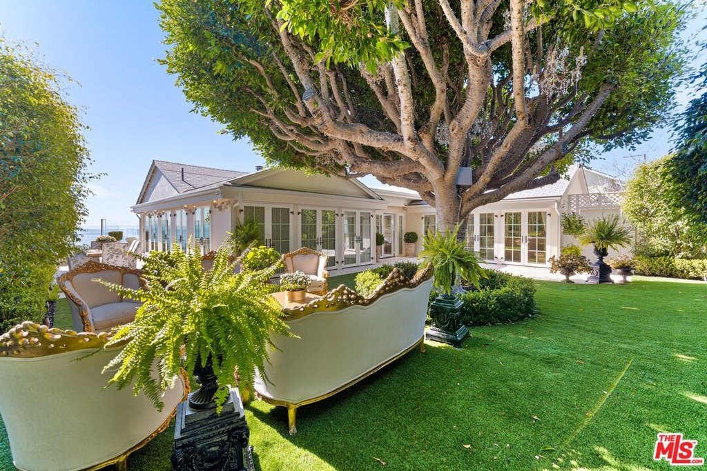 Malibu, California, 90265, United States, 3 Bedrooms Bedrooms, ,2.5 BathroomsBathrooms,Residential,Forsale,2009631