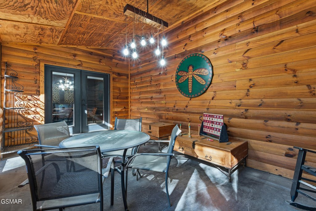 Sevierville, Tennessee, 37862, United States, 3 Bedrooms Bedrooms, ,3 BathroomsBathrooms,Residential,Forsale,1999444