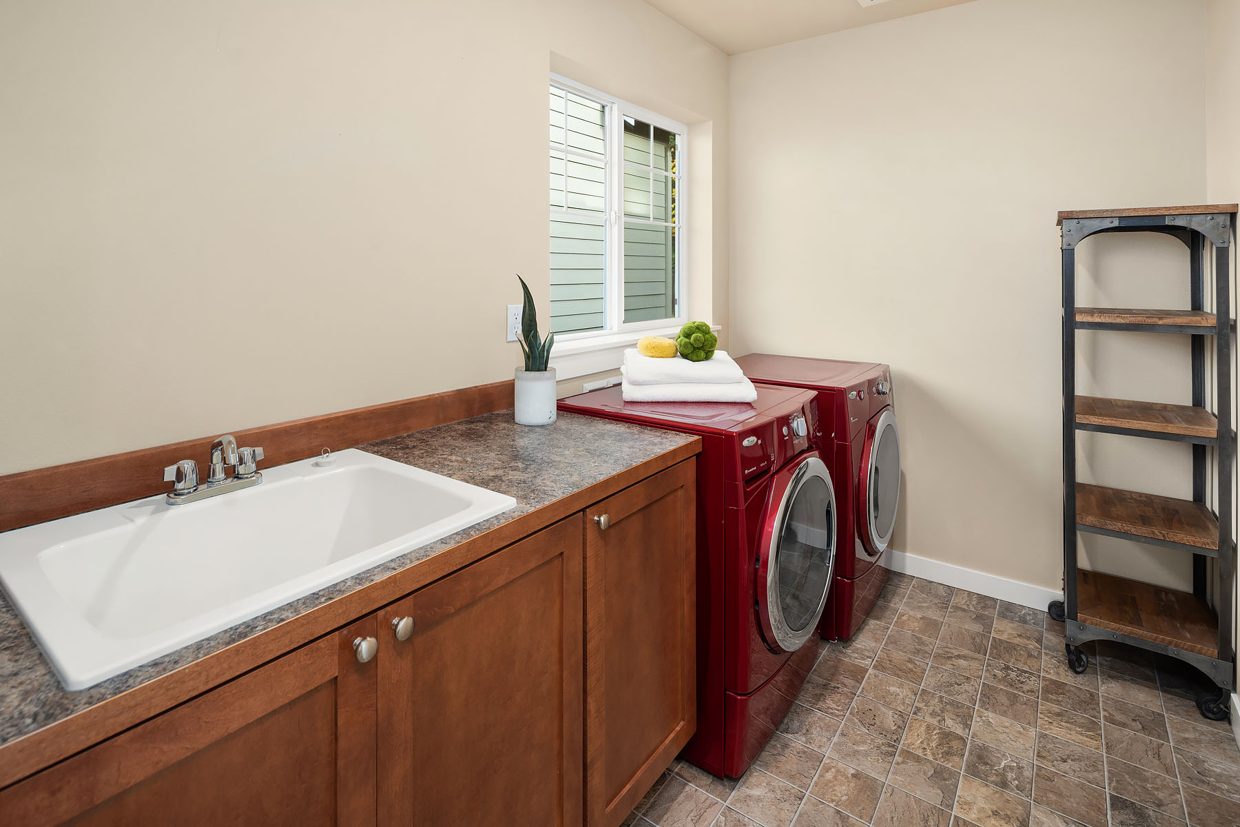 Bothell, Washington, 98021, United States, 4 Bedrooms Bedrooms, ,2 BathroomsBathrooms,Residential,Forsale,1990720