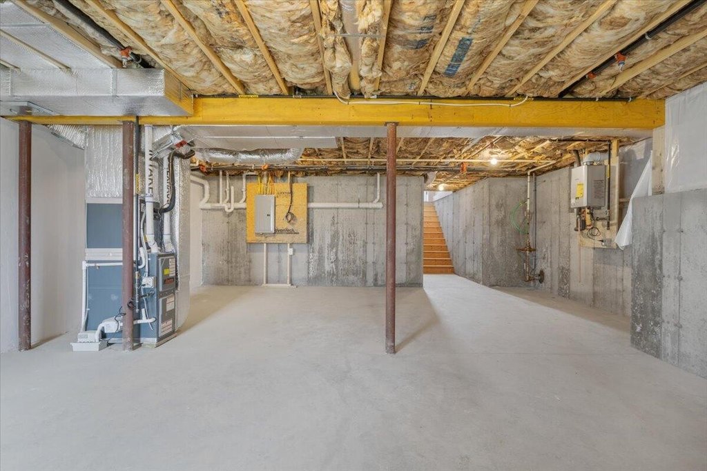 Kittery, Maine, 03904, United States, 2 Bedrooms Bedrooms, ,2 BathroomsBathrooms,Residential,Forsale,1893967