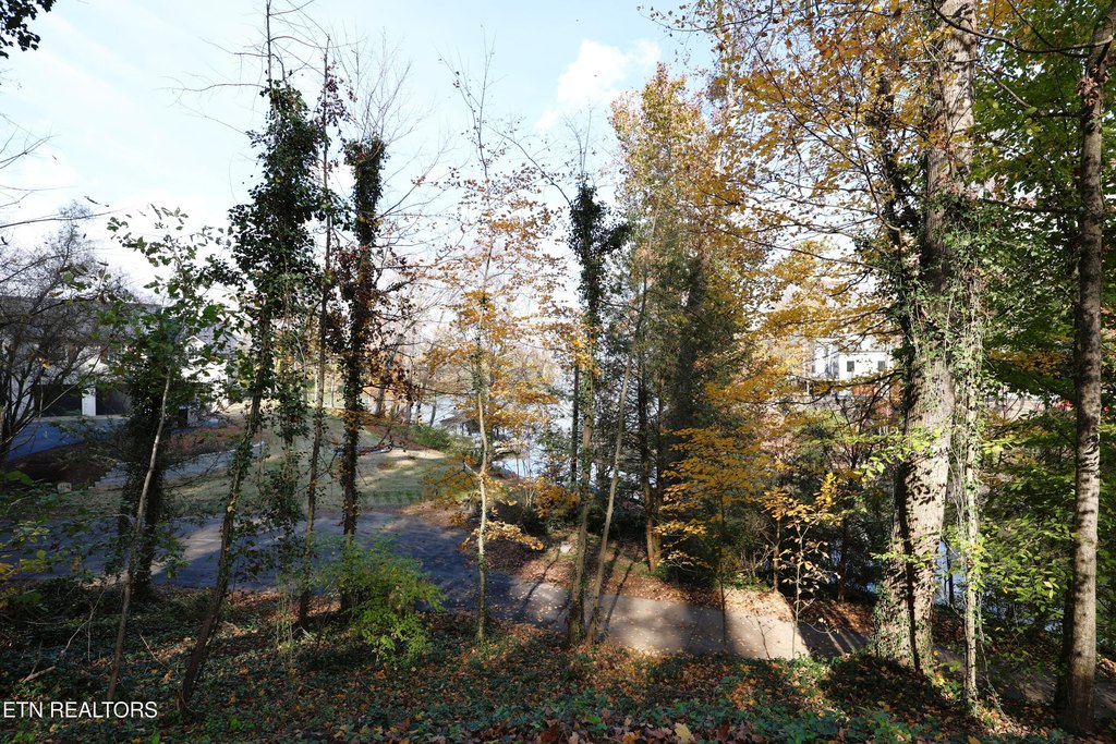 Knoxville, Tennessee, 37920, United States, 2 Bedrooms Bedrooms, ,1 BathroomBathrooms,Residential,Forsale,1999470