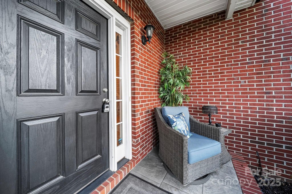 Cramerton, North Carolina, 28032, United States, 3 Bedrooms Bedrooms, ,3.5 BathroomsBathrooms,Residential,Forsale,2007724